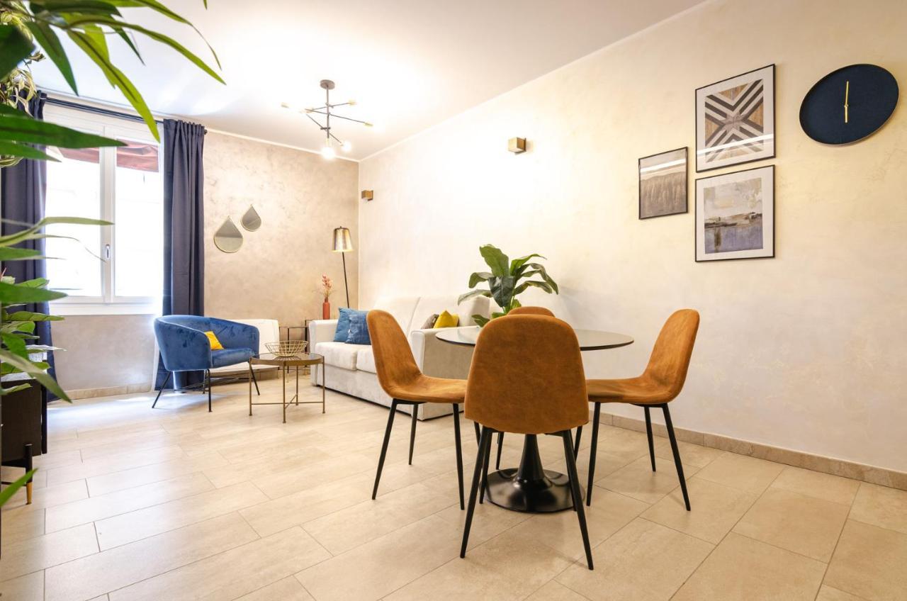 Goito Luxury Apartment, In The Historical Center Bologna Bagian luar foto