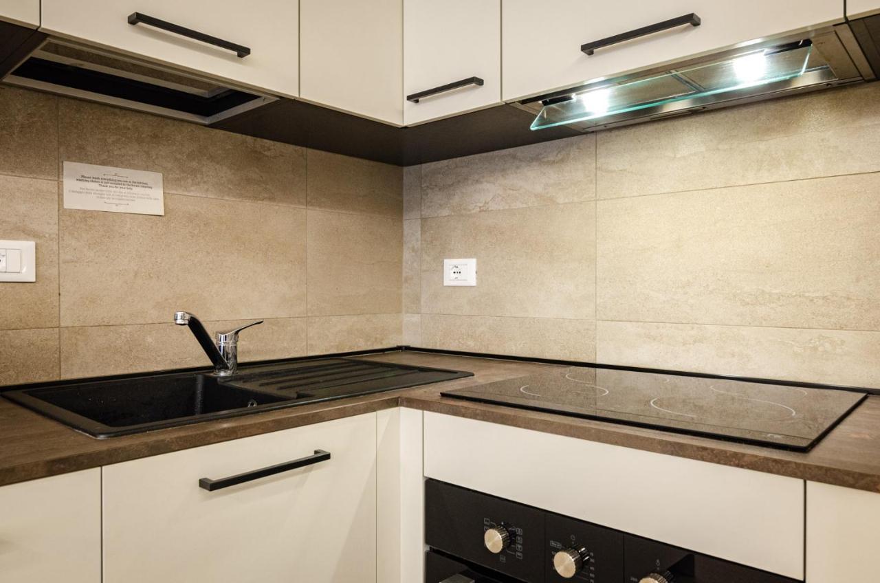Goito Luxury Apartment, In The Historical Center Bologna Bagian luar foto