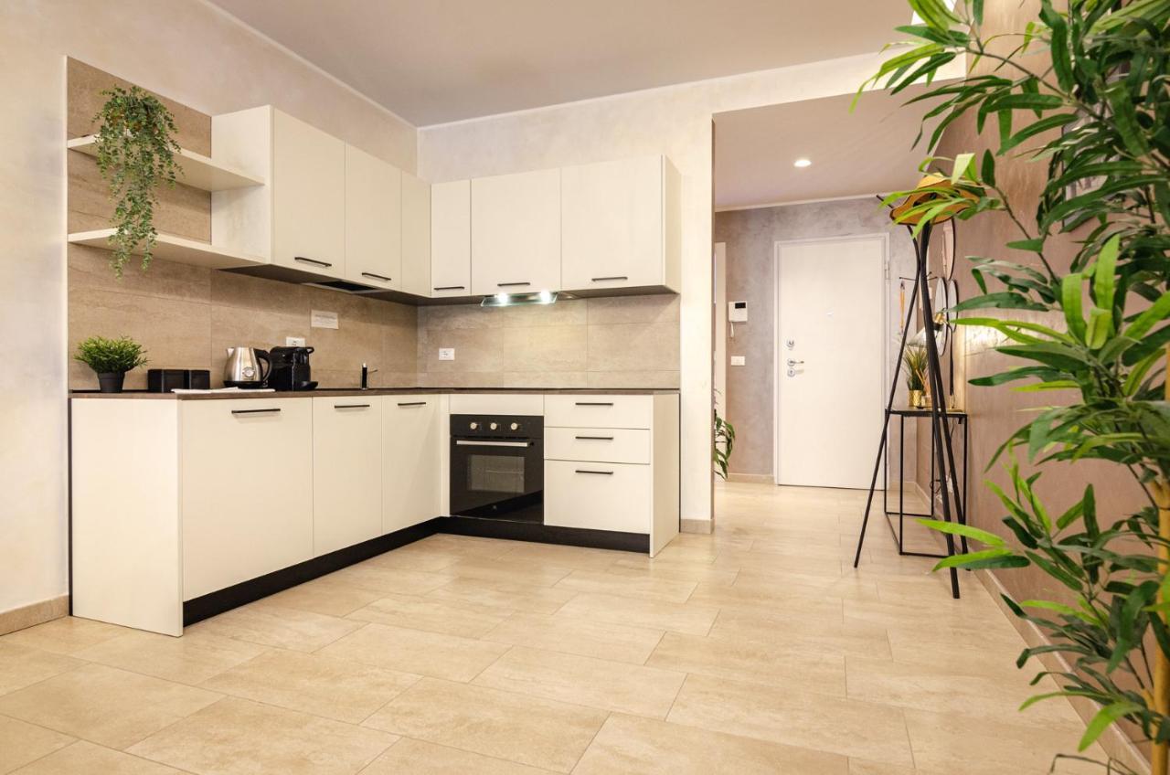 Goito Luxury Apartment, In The Historical Center Bologna Bagian luar foto