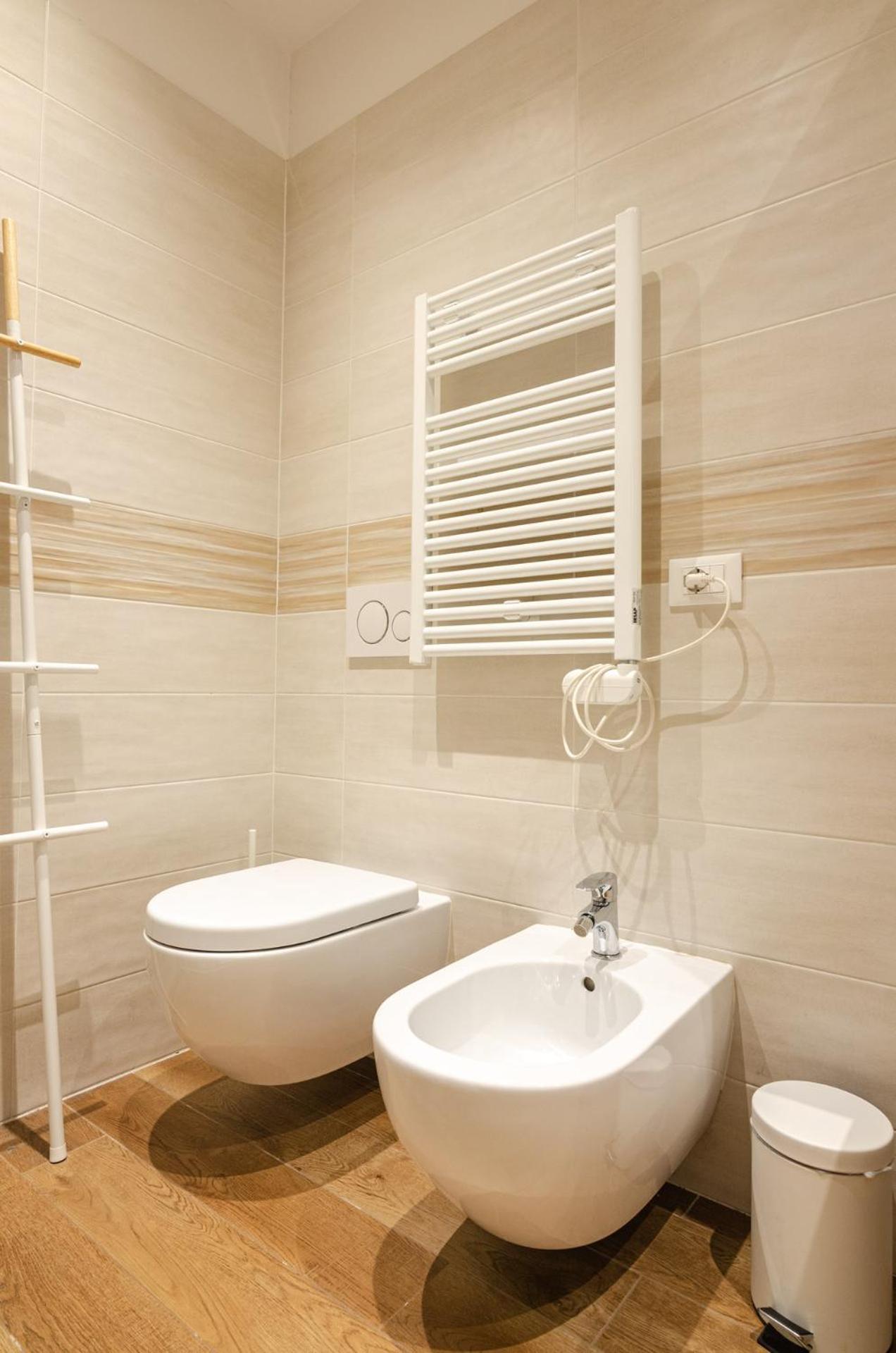Goito Luxury Apartment, In The Historical Center Bologna Bagian luar foto