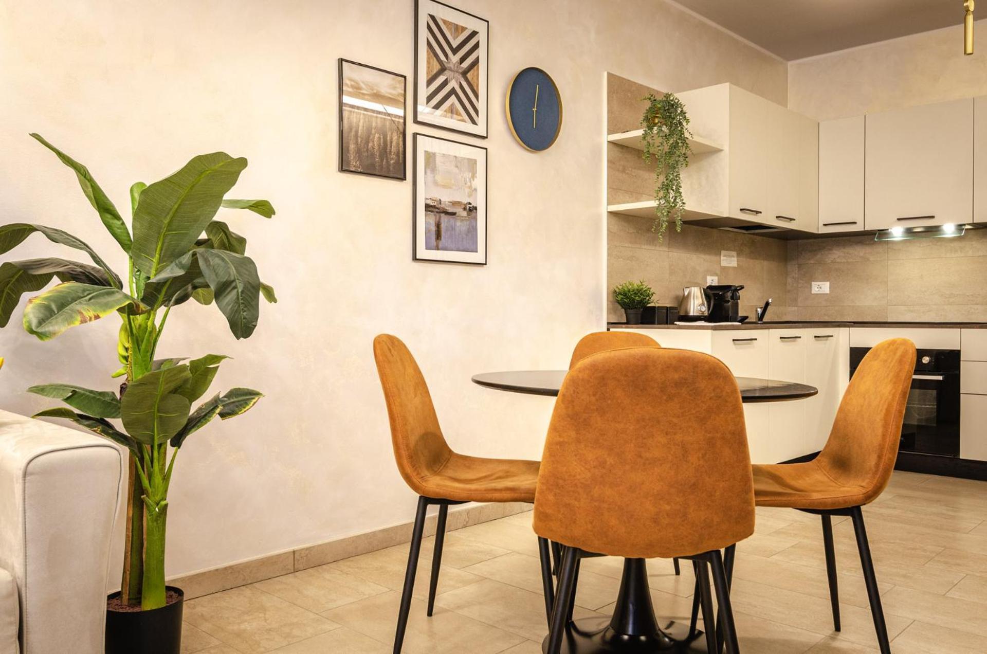 Goito Luxury Apartment, In The Historical Center Bologna Bagian luar foto
