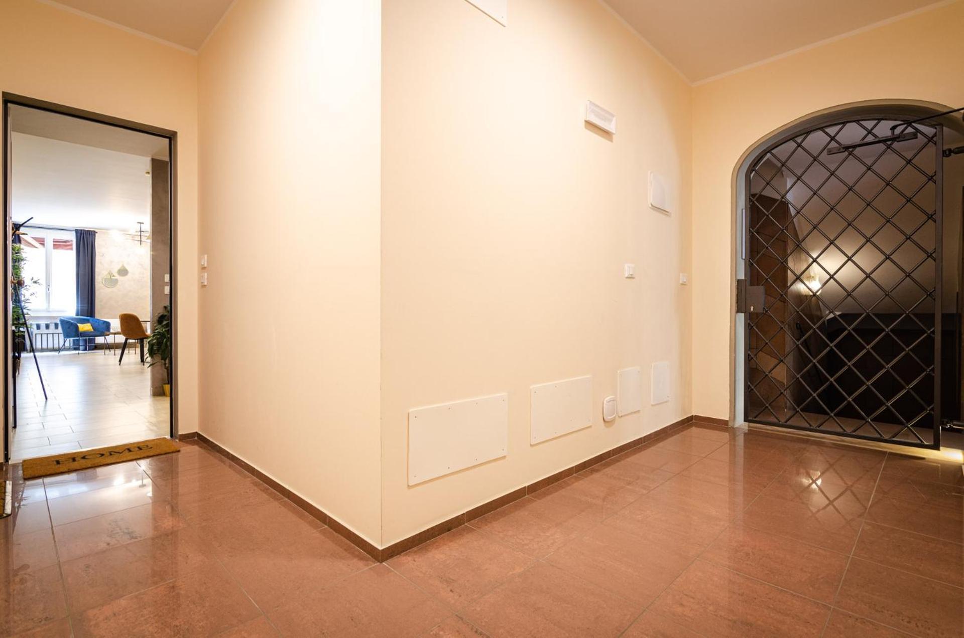 Goito Luxury Apartment, In The Historical Center Bologna Bagian luar foto